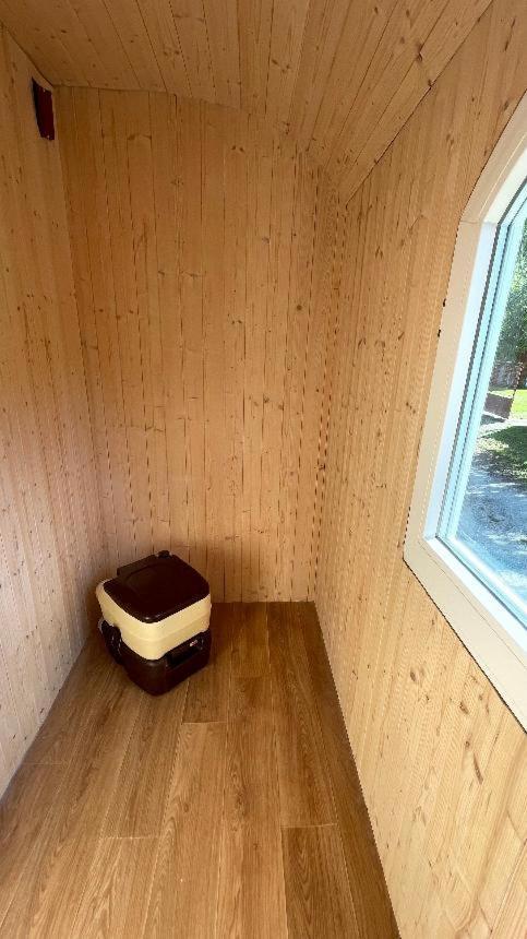 Glamping - Stylova Maringotka V Srdci Ladova Kraje, Pobliz Hlavniho Mesta Prahy Stribrna Skalice Exteriör bild